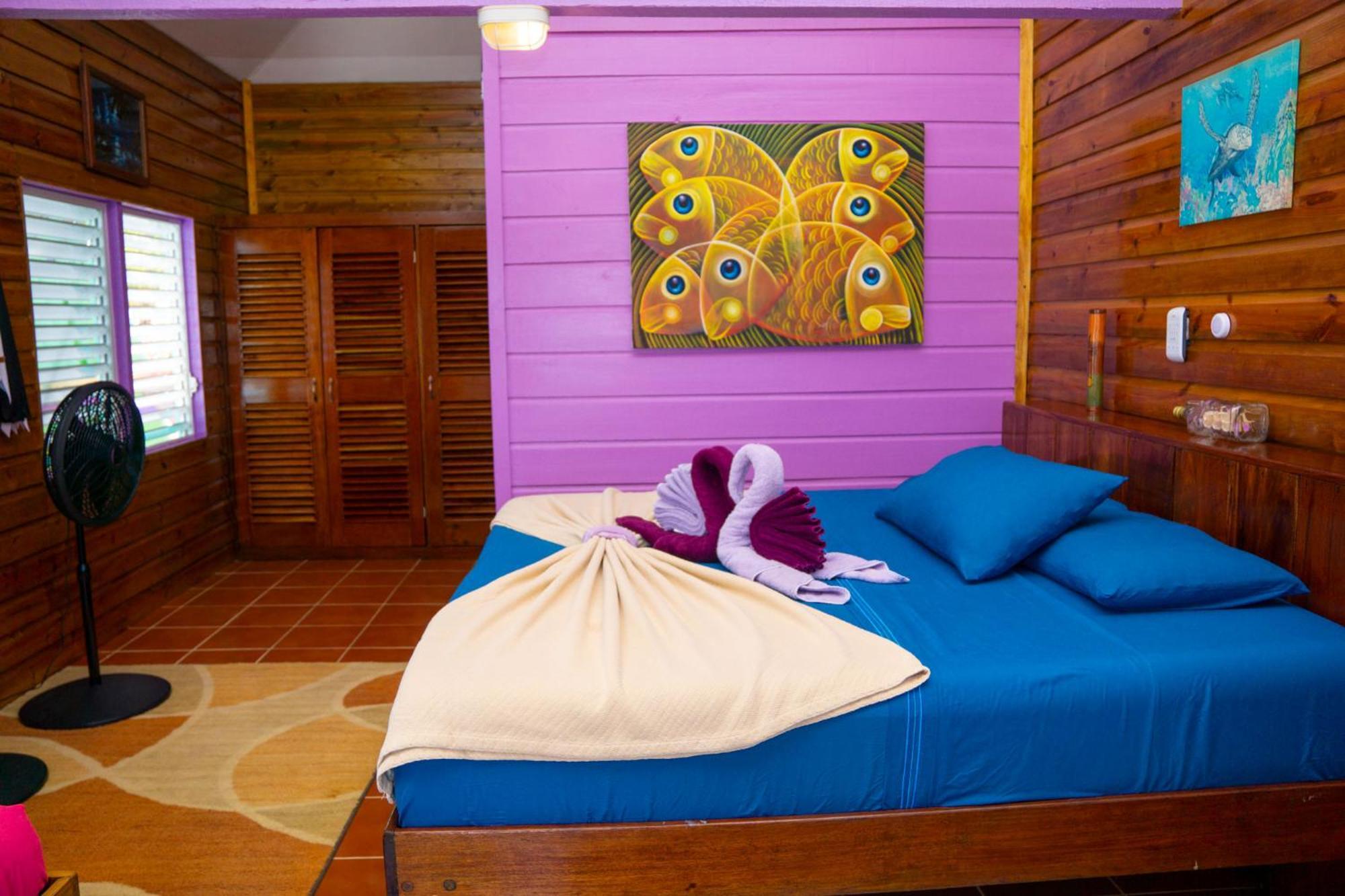 King Lewey'S Island Resort Placencia Eksteriør billede